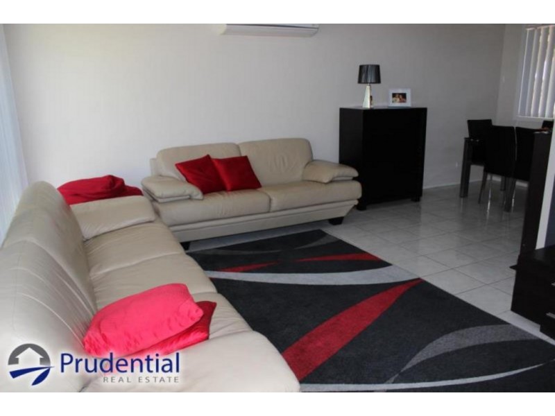 10 Dolomite Place, Eagle Vale NSW 2558