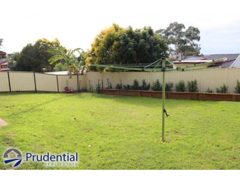 10 Dolomite Place, Eagle Vale NSW 2558