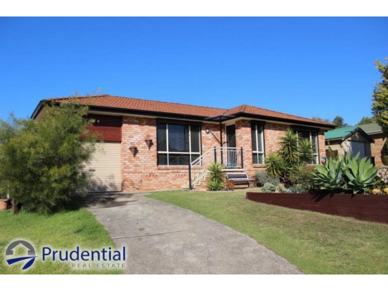 17 Holman Place, St Helens Park NSW 2560