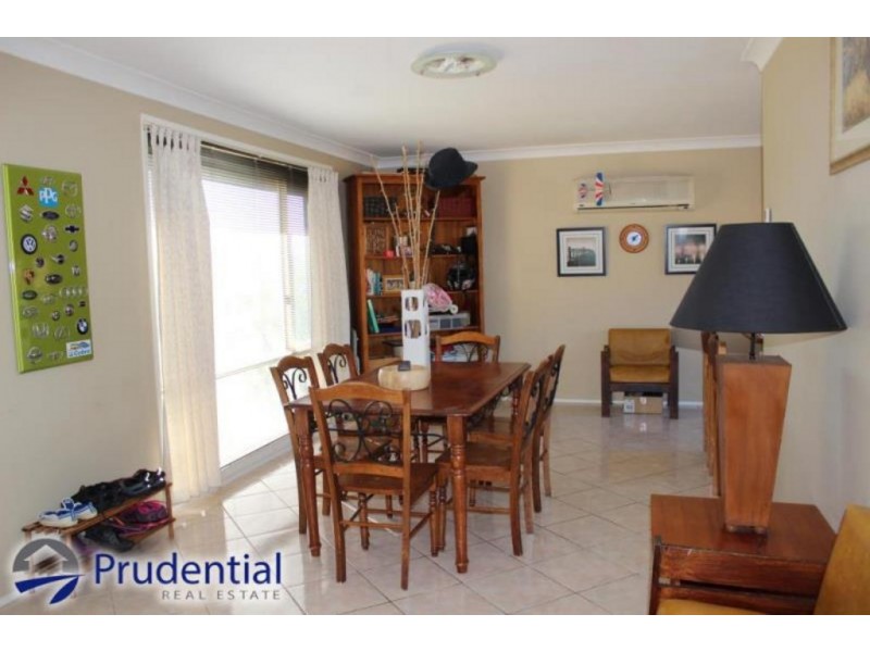 17 Holman Place, St Helens Park NSW 2560