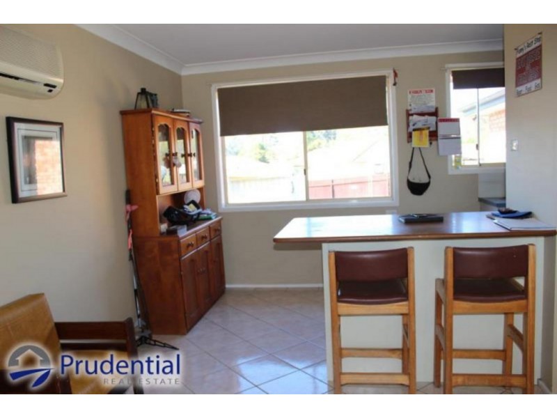 17 Holman Place, St Helens Park NSW 2560