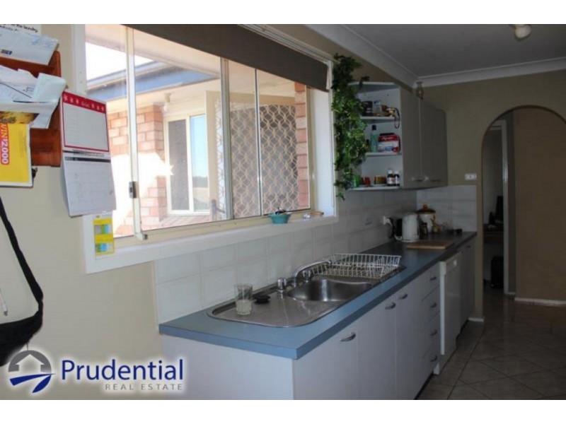17 Holman Place, St Helens Park NSW 2560