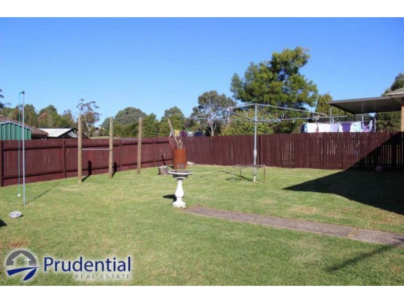 17 Holman Place, St Helens Park NSW 2560