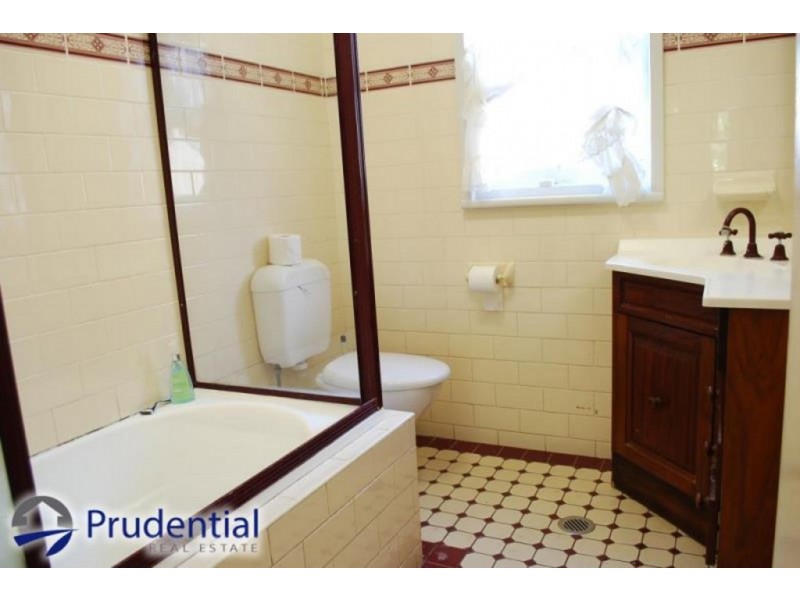 522 Pembroke Road, Leumeah NSW 2560