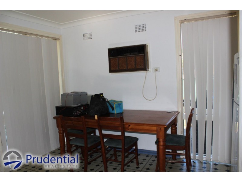 90 Carrington Circuit, Leumeah NSW 2560