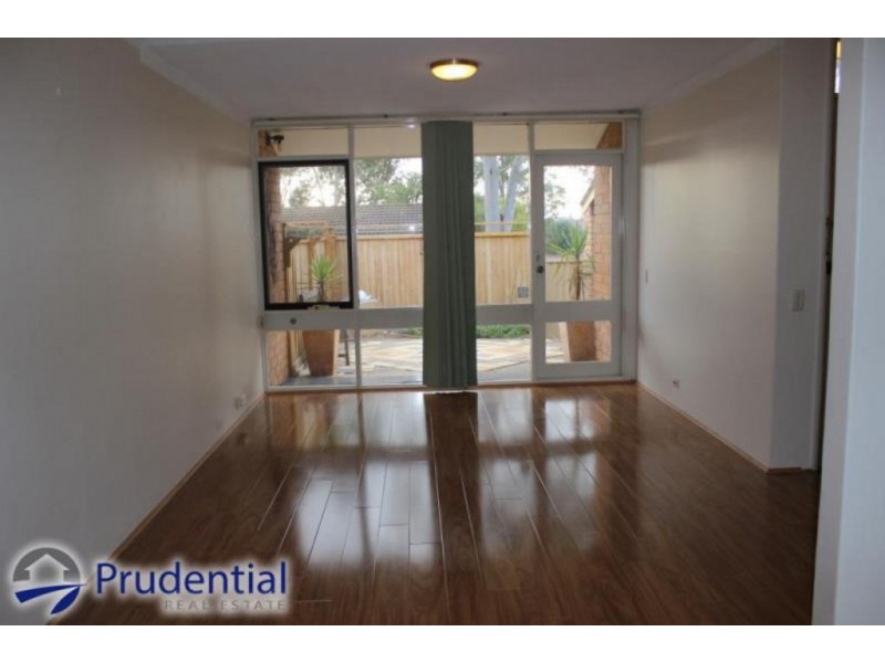 11/42 Woodhouse Drive, Ambarvale NSW 2560