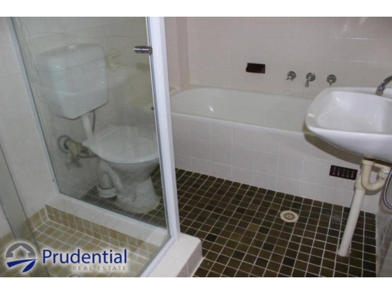 11/42 Woodhouse Drive, Ambarvale NSW 2560