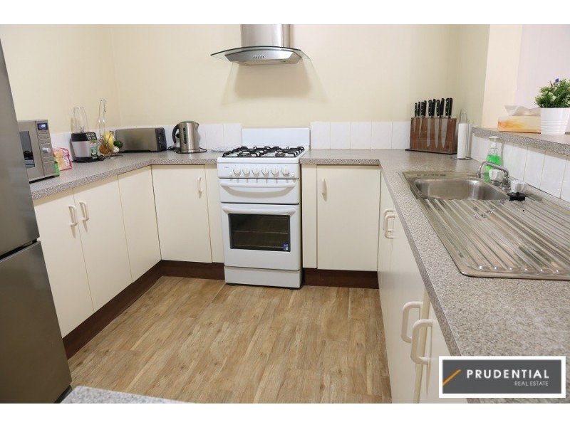 42 Mackillop Crescent, St Helens Park NSW 2560