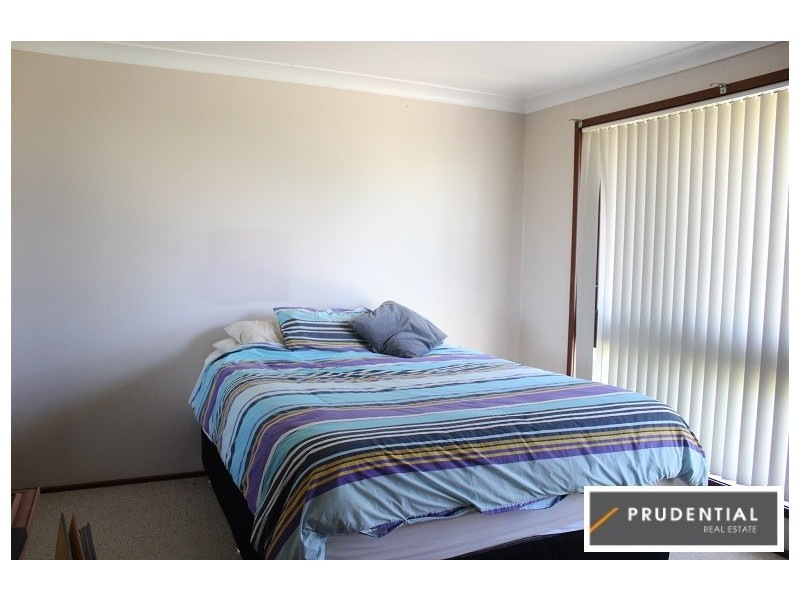 15 Knight Place, Minto NSW 2566