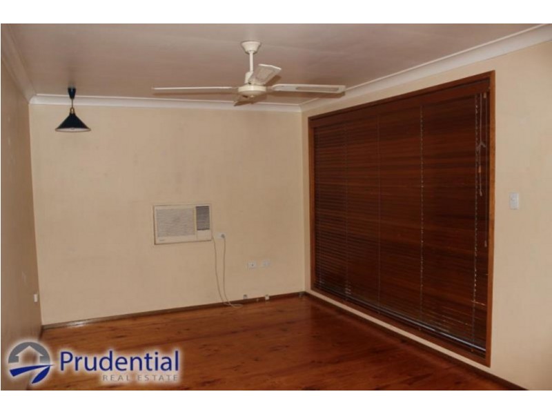 8 Sauternes Place, Eschol Park NSW 2558