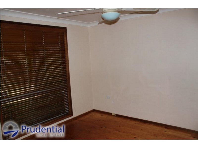 8 Sauternes Place, Eschol Park NSW 2558