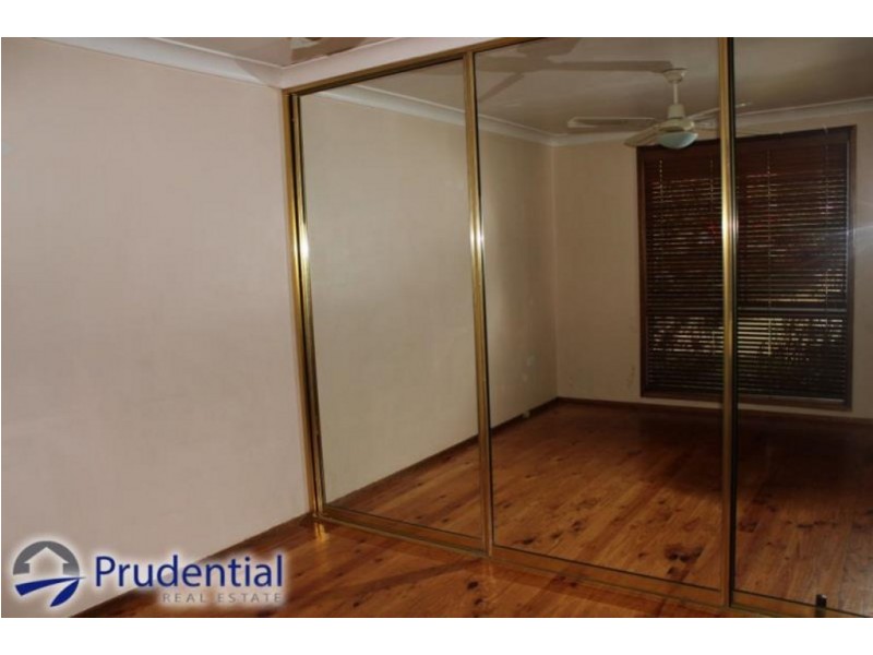 8 Sauternes Place, Eschol Park NSW 2558