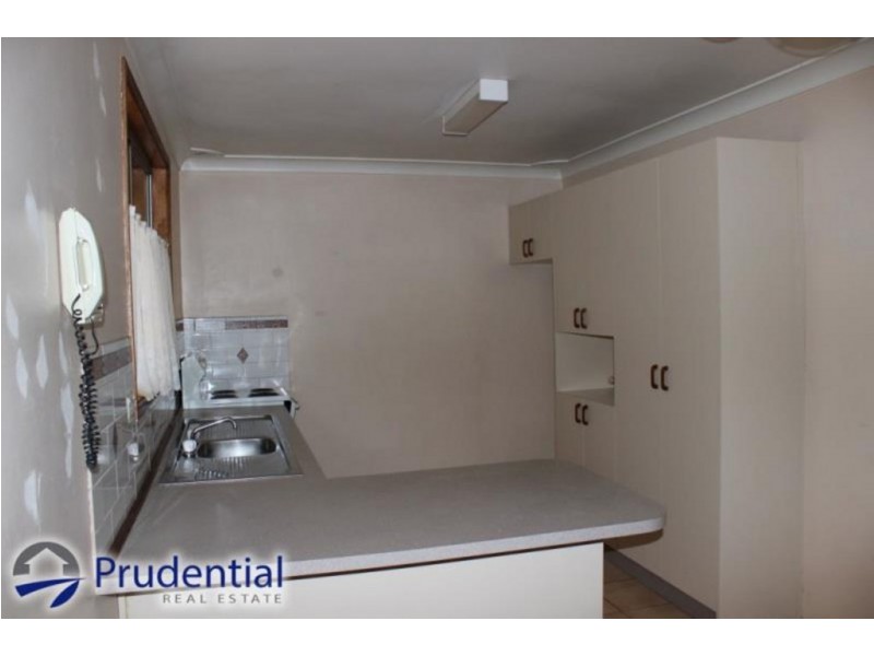 8 Sauternes Place, Eschol Park NSW 2558