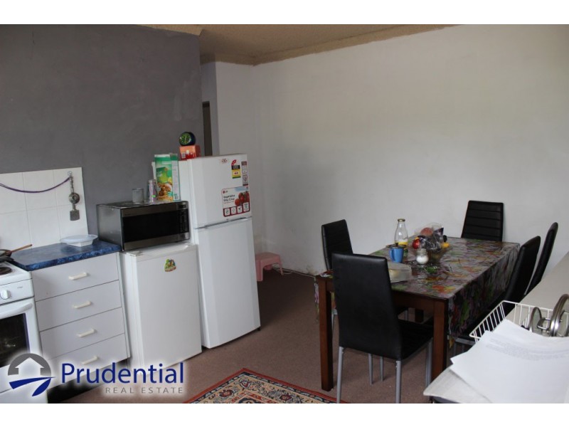 4/102 Dumaresq Street, Campbelltown NSW 2560