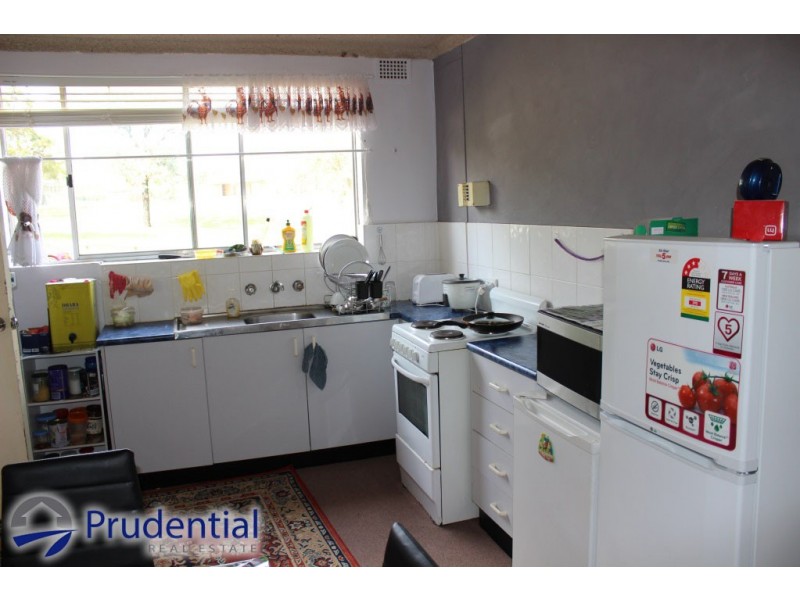 4/102 Dumaresq Street, Campbelltown NSW 2560