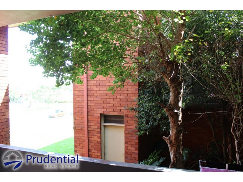 4/102 Dumaresq Street, Campbelltown NSW 2560