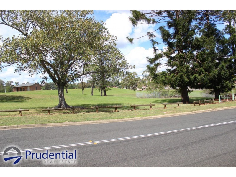 4/102 Dumaresq Street, Campbelltown NSW 2560