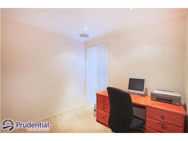 11b Kenny Close, St Helens Park NSW 2560
