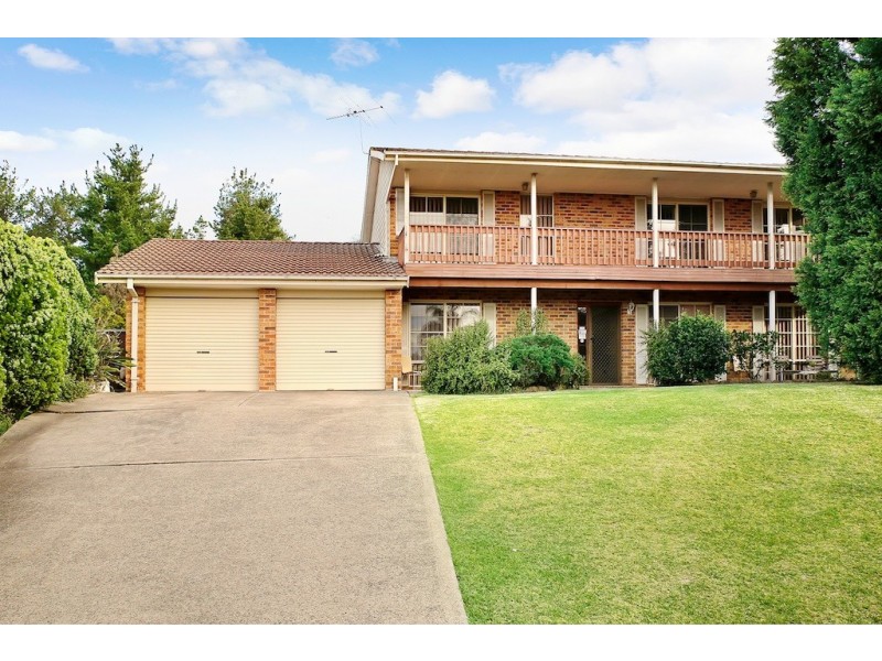 13 Derwent Place, Kearns NSW 2558