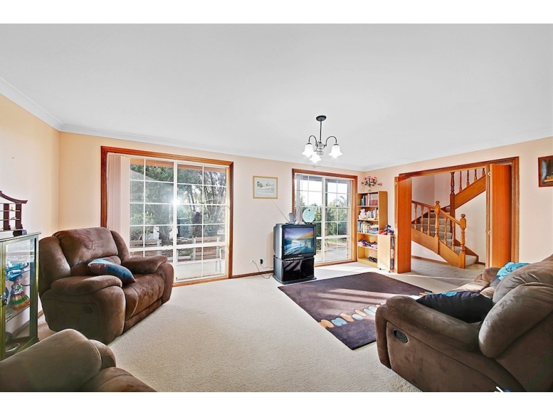 13 Derwent Place, Kearns NSW 2558