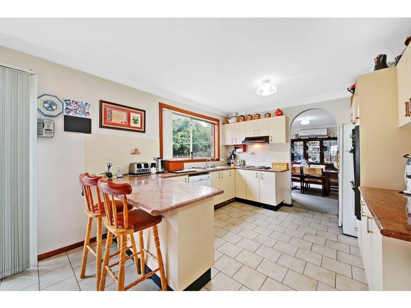 13 Derwent Place, Kearns NSW 2558
