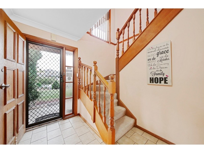 13 Derwent Place, Kearns NSW 2558