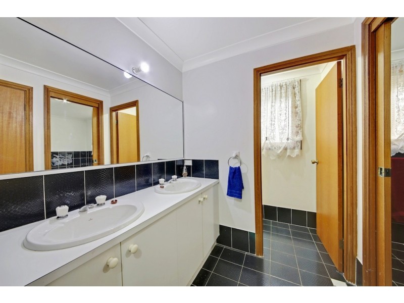 13 Derwent Place, Kearns NSW 2558