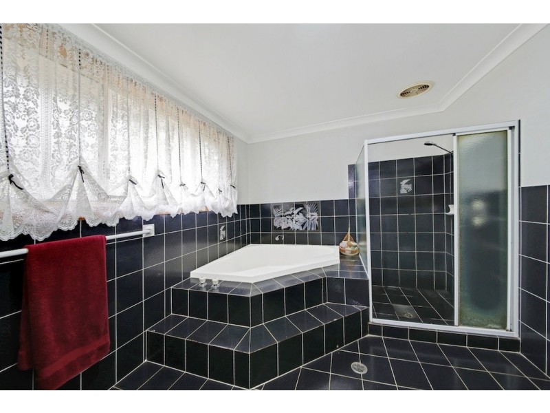 13 Derwent Place, Kearns NSW 2558