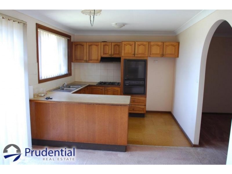 7 Karrabul Road, St Helens Park NSW 2560