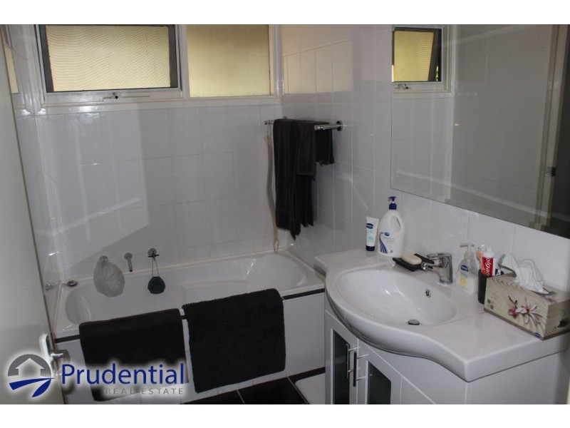 338 The Parkway, Bradbury NSW 2560