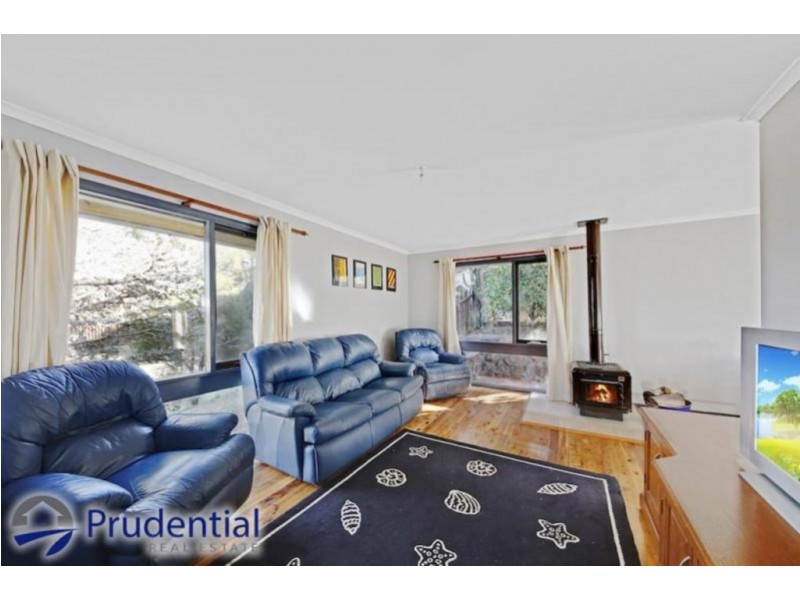 3 Cobb Place, Ambarvale NSW 2560