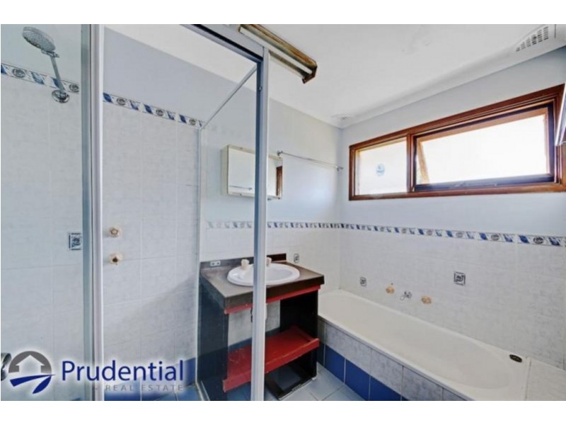 3 Cobb Place, Ambarvale NSW 2560