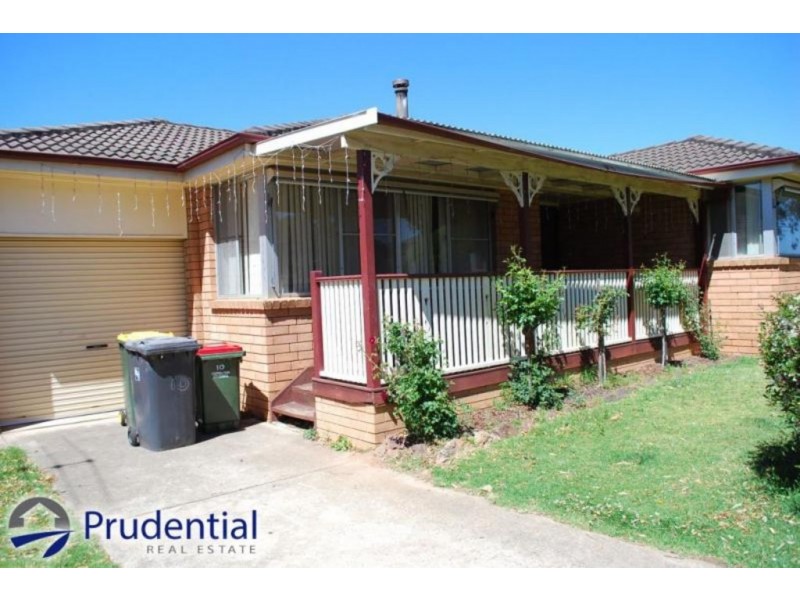 10 Warrina Road, Bradbury NSW 2560