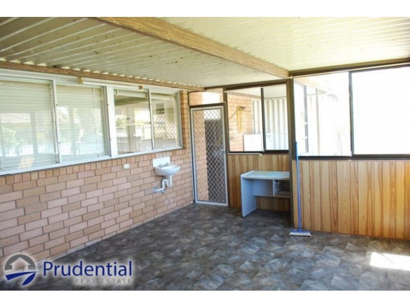 10 Warrina Road, Bradbury NSW 2560