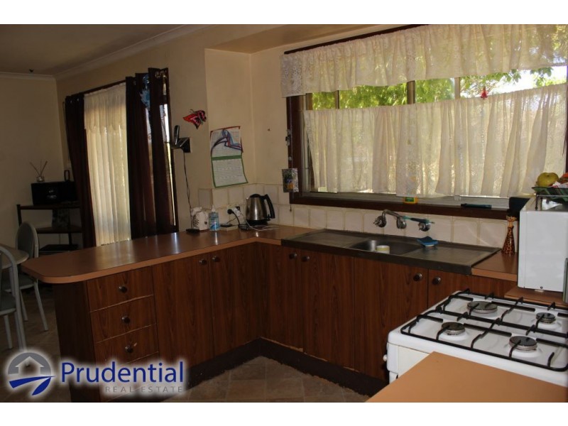 27 Lightwood Street, Ambarvale NSW 2560