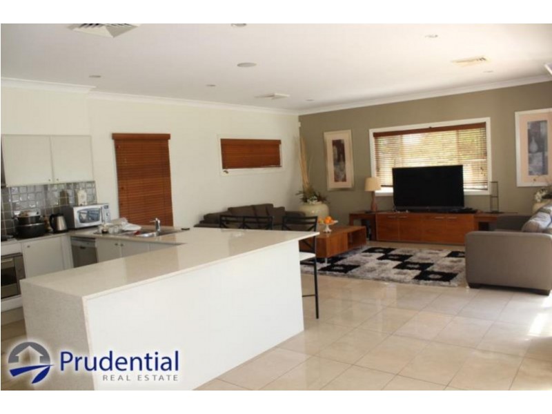 6 Callaway Avenue, Campbelltown NSW 2560