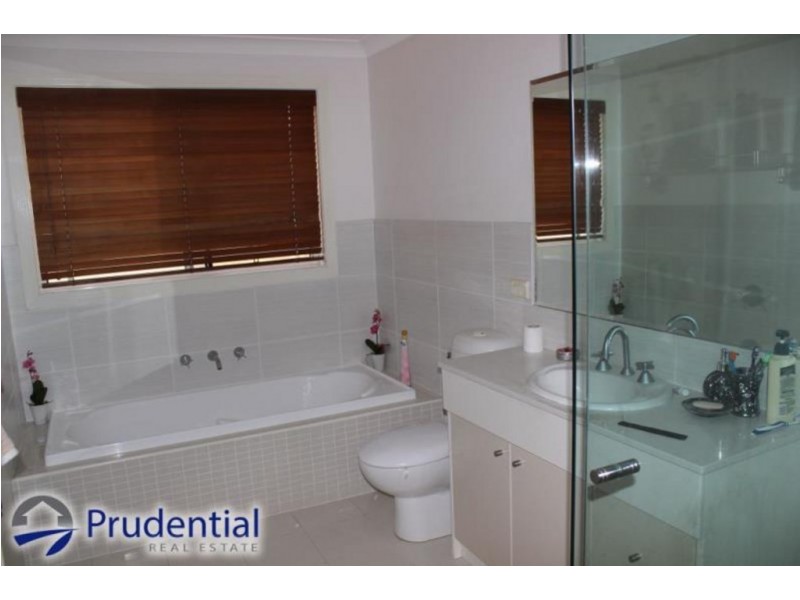 6 Callaway Avenue, Campbelltown NSW 2560