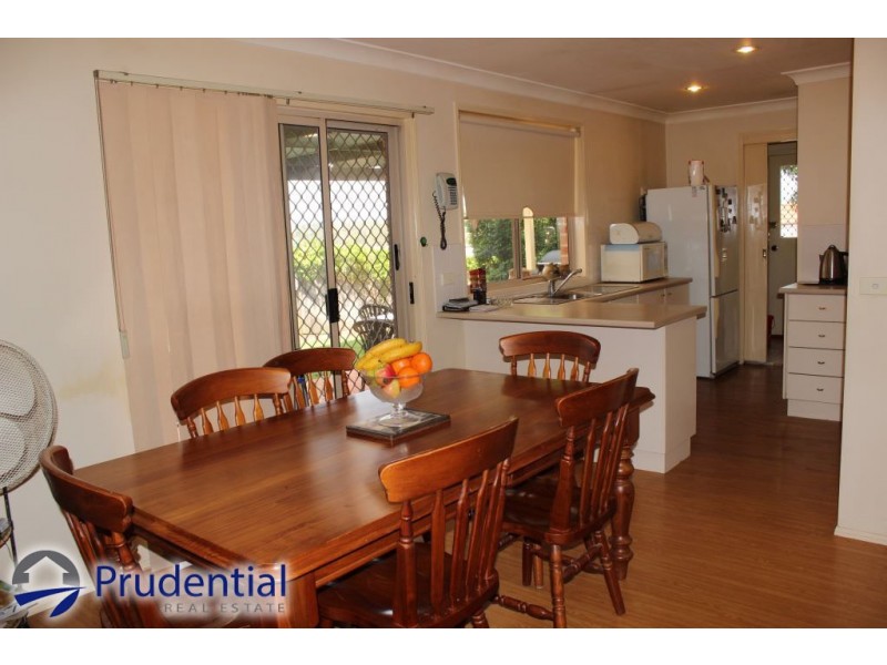 121 Parkholme Circuit, Englorie Park NSW 2560