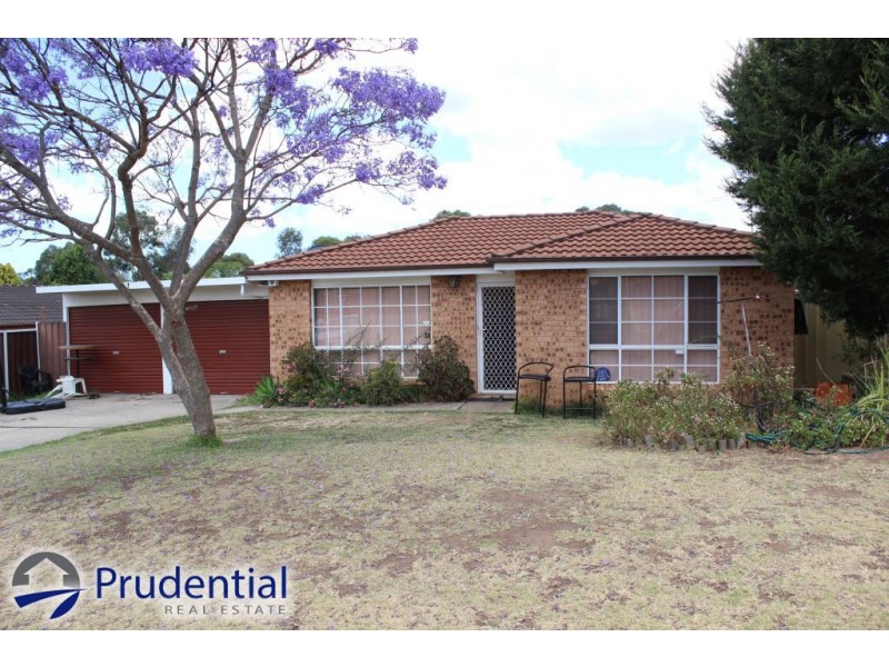 13 Juliet Close, Rosemeadow NSW 2560