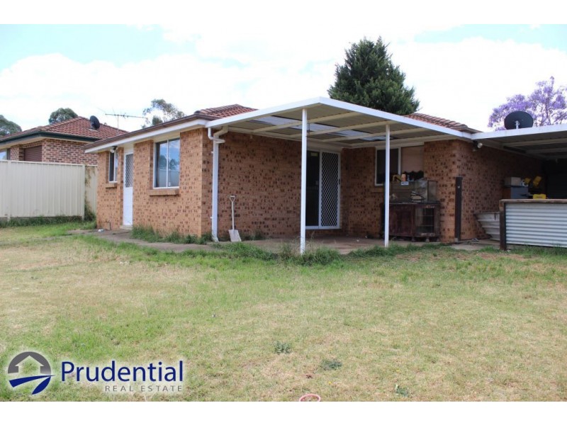 13 Juliet Close, Rosemeadow NSW 2560