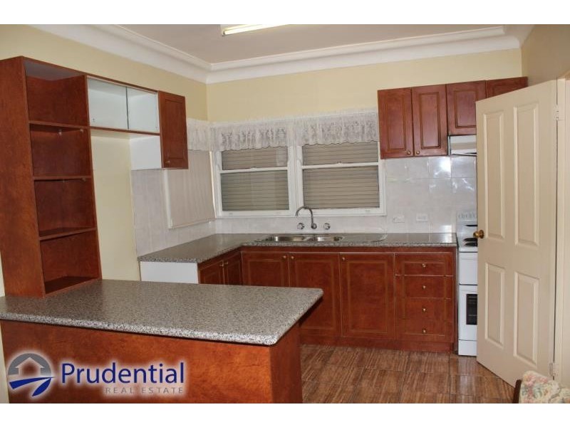 516 Pembroke Road, Leumeah NSW 2560