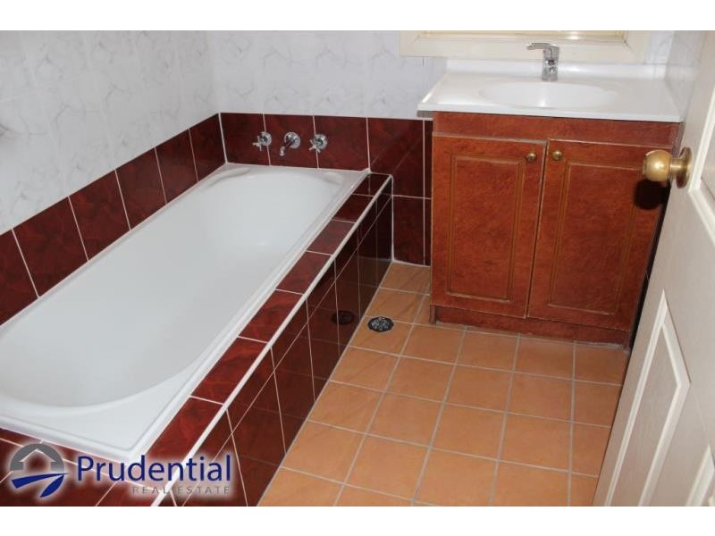 516 Pembroke Road, Leumeah NSW 2560