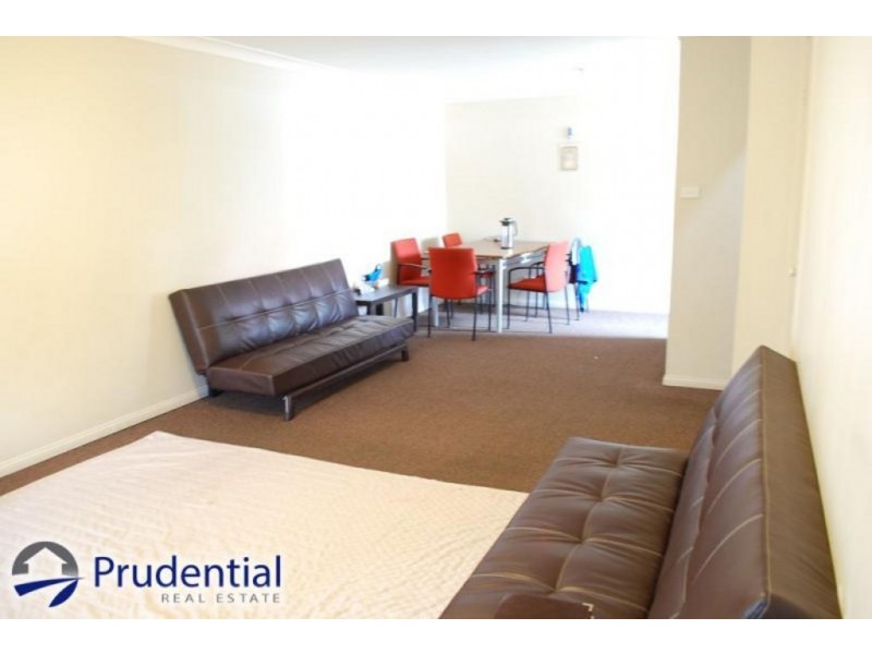 4/5 Wickfield Circuit, Ambarvale NSW 2560