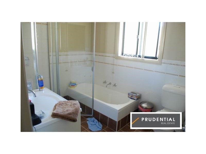 1/219 Gould Road, Eagle Vale NSW 2558