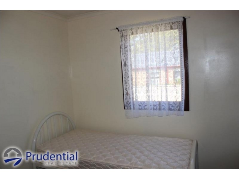 212 The Parkway, Bradbury NSW 2560