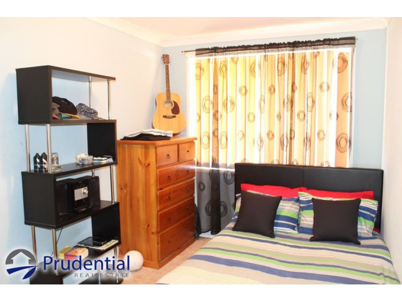 28 Carbasse Crescent, St Helens Park NSW 2560