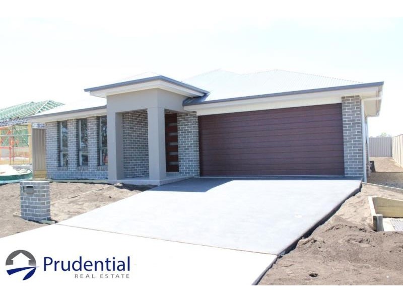 8 Lewis Street, Spring Farm NSW 2570