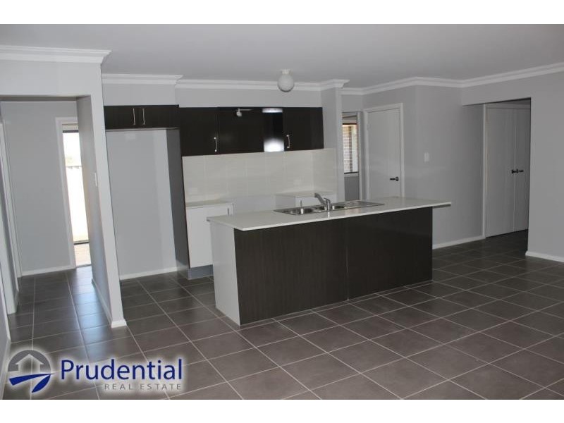 8 Lewis Street, Spring Farm NSW 2570