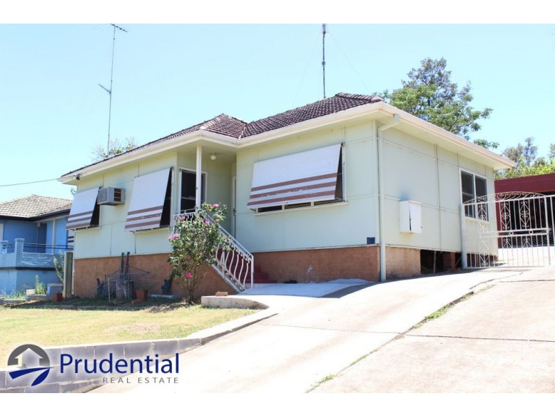 28 Grandview Drive, Campbelltown NSW 2560
