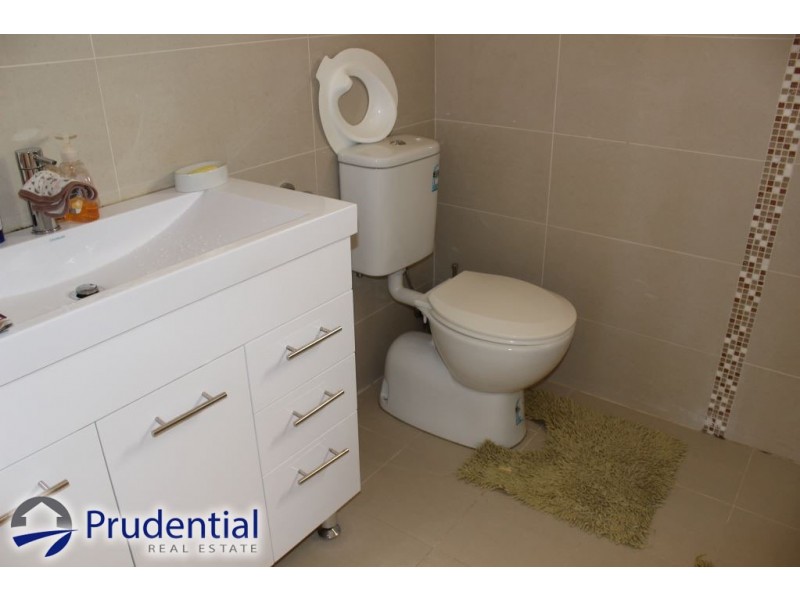 28 Grandview Drive, Campbelltown NSW 2560